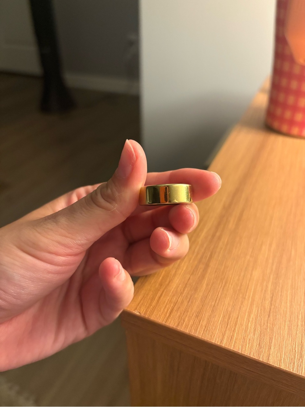 Gold oura ring 3 size 6 - Picture 4 of 5
